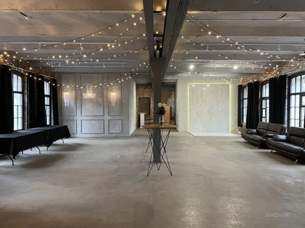 Spacious loft with large windows on Elektrozavodskaya